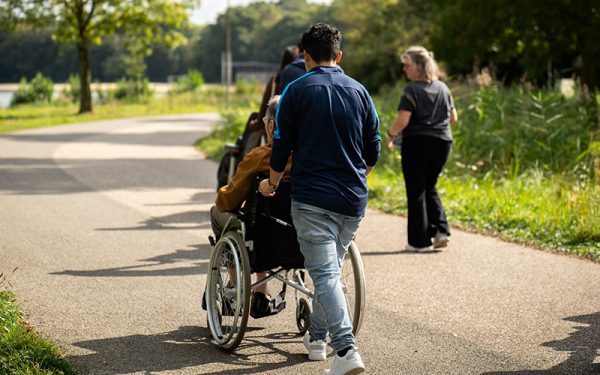 Foto van vrijwilligerswerk jongere